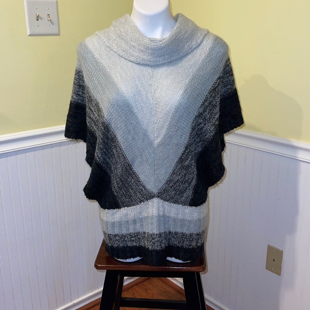 Allison Brittney ladies large gray Cowl neck sweater